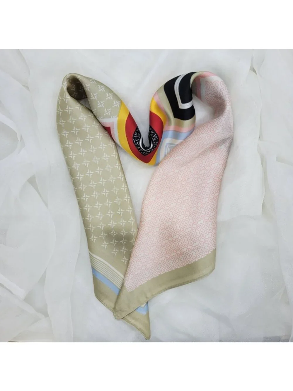 ✨Luxurious Silky Square Scarf Bandana Black Cream Multi-Color Abstract Geometric